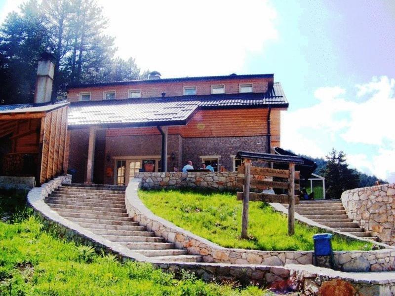 Hotel Snjezna Kuca - Nature Park Of Bosnia Herzegovina Padezina Eksteriør billede