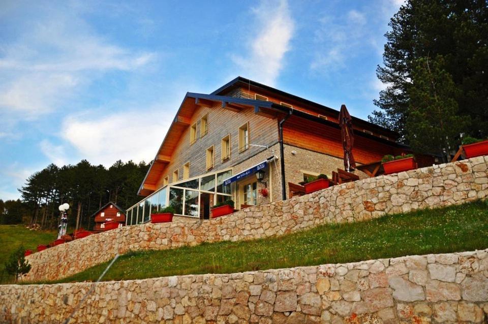 Hotel Snjezna Kuca - Nature Park Of Bosnia Herzegovina Padezina Eksteriør billede