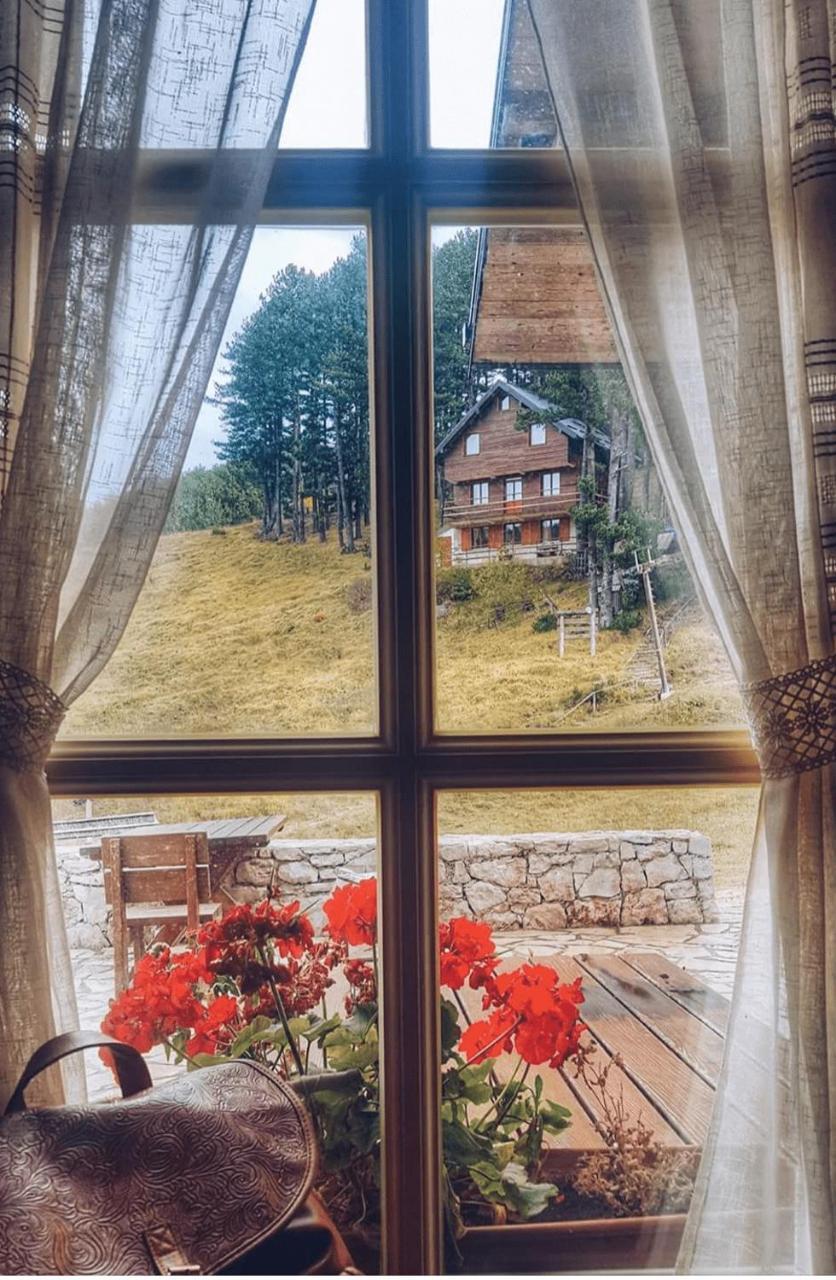 Hotel Snjezna Kuca - Nature Park Of Bosnia Herzegovina Padezina Eksteriør billede